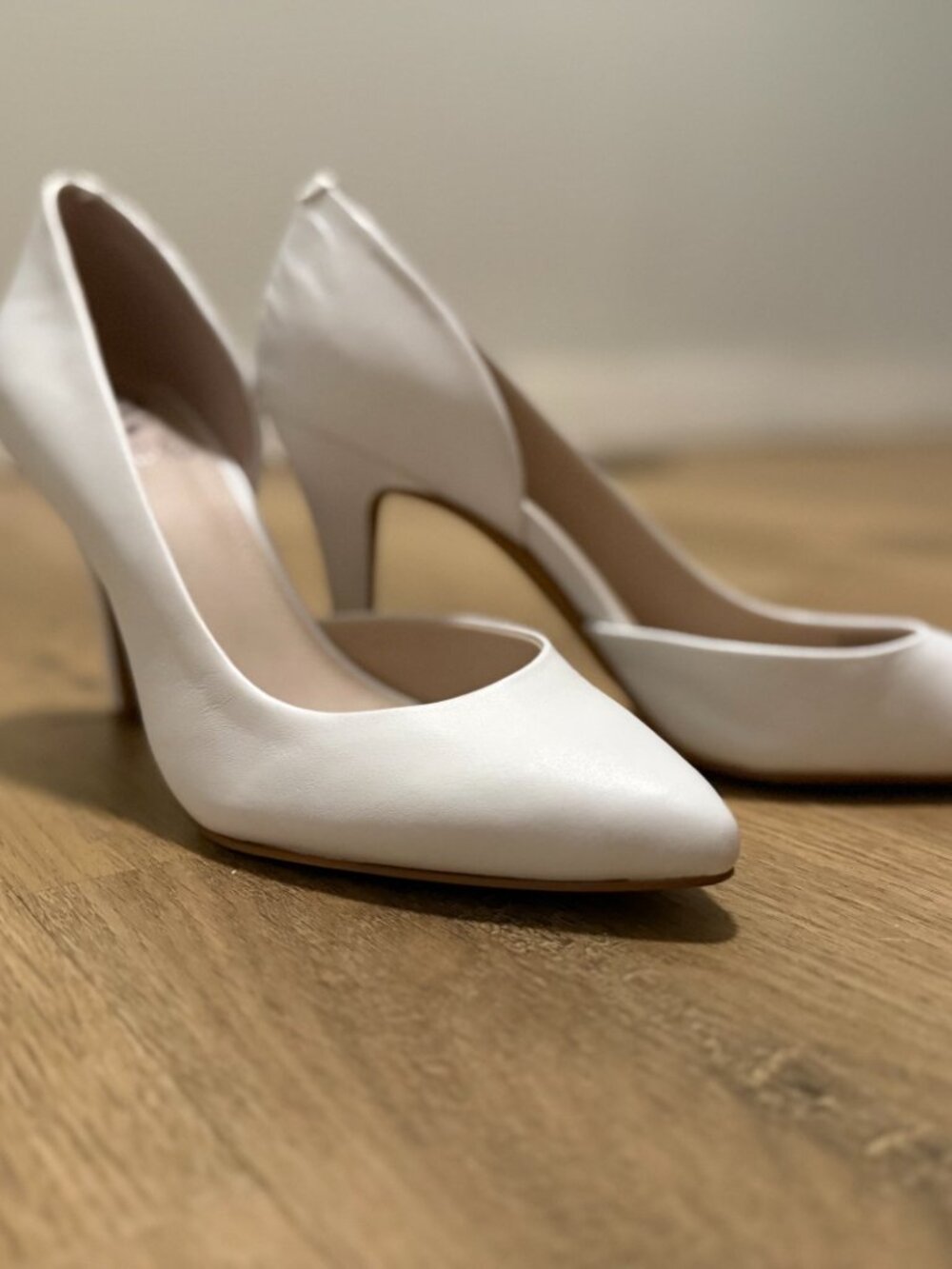 Vince Camuto Bridal Heels (8.5) - Picture 2 of 4